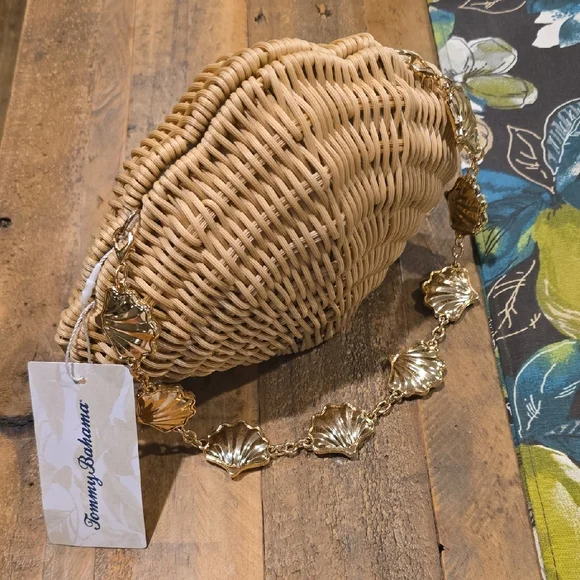NWT Tommy Bahama Seashell Bag with Gold Chain - Picture 2 of 10